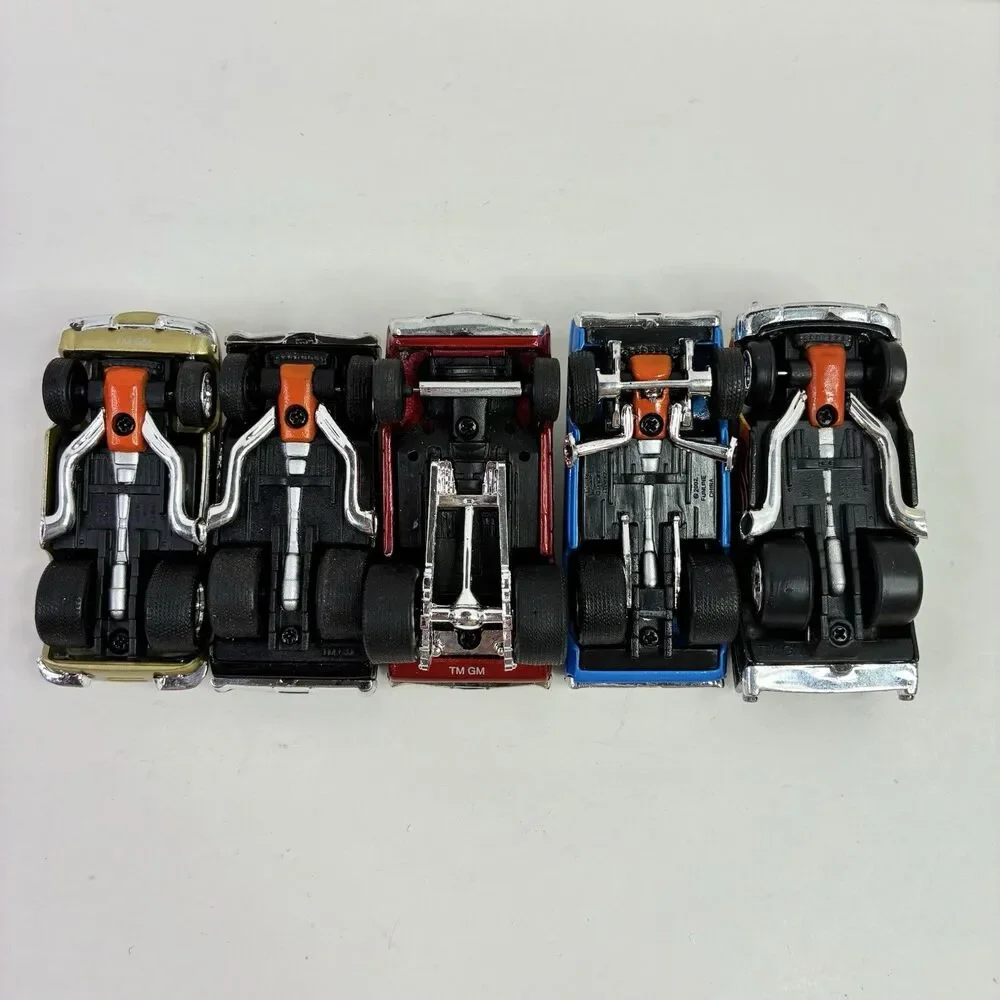 Lot of 5 Funline Muscle Machines 2002 Diecast Cars HotRods 1:64 3